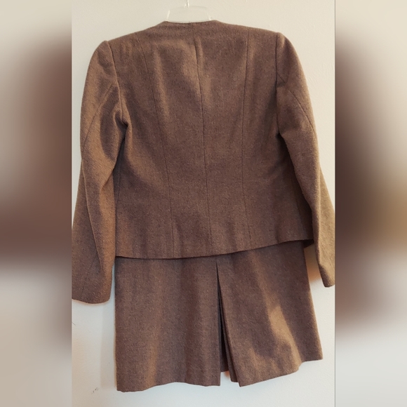 Fully lined Classic Suit by Plum Tree - Picture 3 of 4